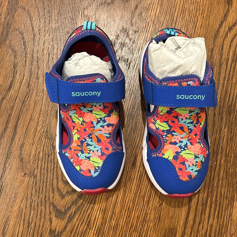 NWT, Saucony Quicksplash Jr. Sneaker, Size 11